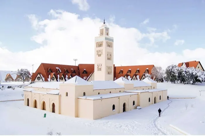 Excursion De 8 Dias Desde Fez a Ifrane